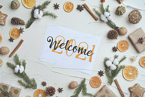 Hello Christmas - Sweet Script Font