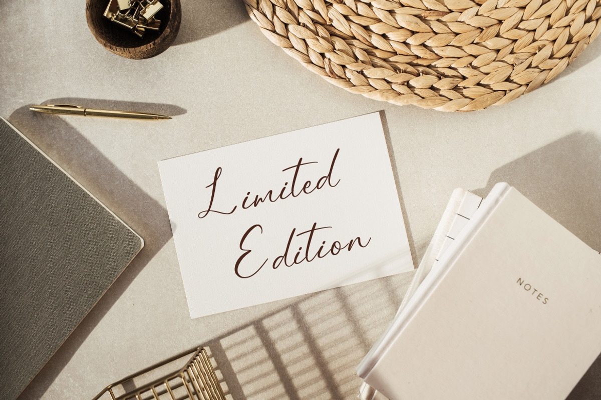 Melliovas - Modern Script Font, a Script Font by Dhabee (Photo 13 of 15)