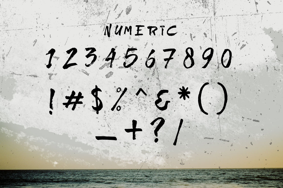 THRONE Typeface preview 5