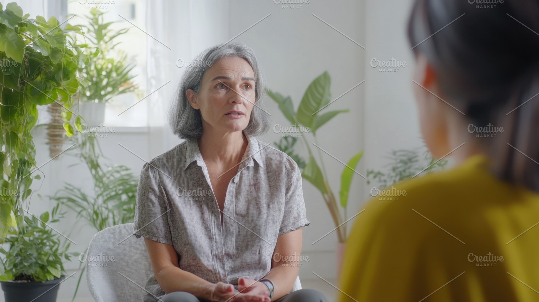 Chat between two women, a Photo by Beautiful things