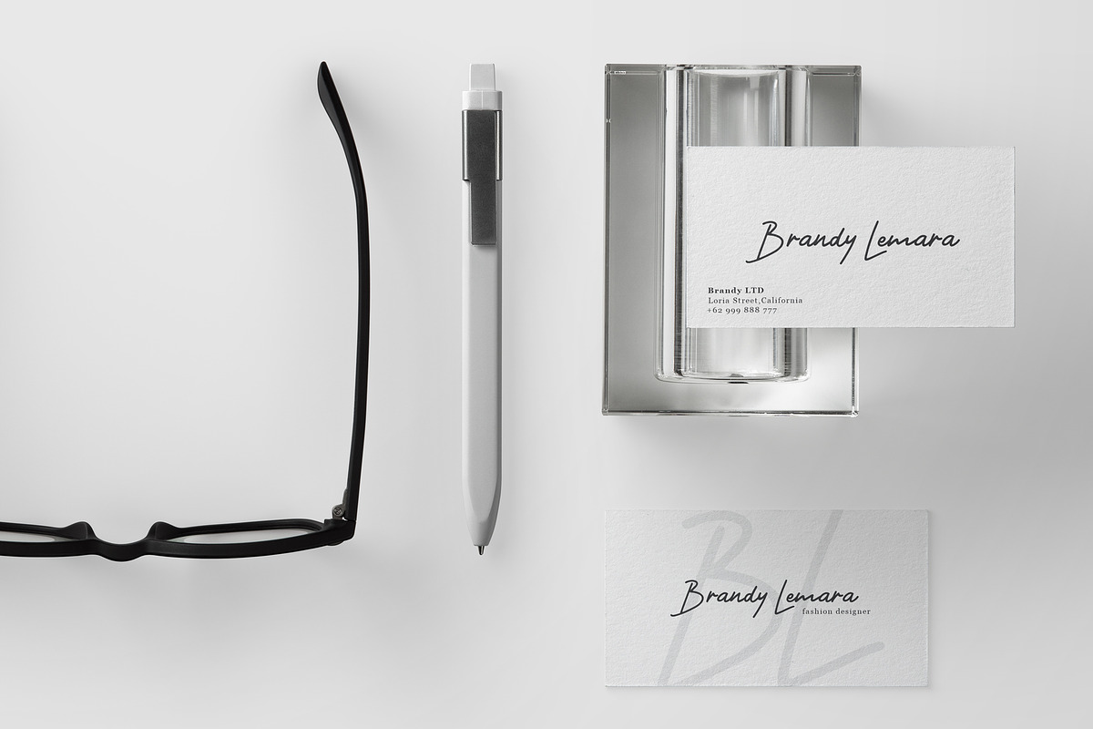 Velorea - Signature Font preview 3