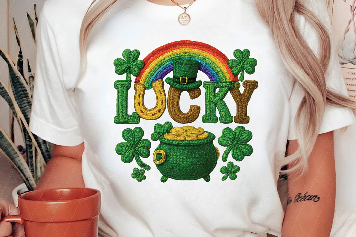 Lucky Mom St. Patricks Day PNG, an Illustration by DreamPrint404 (Photo 2 of 6)