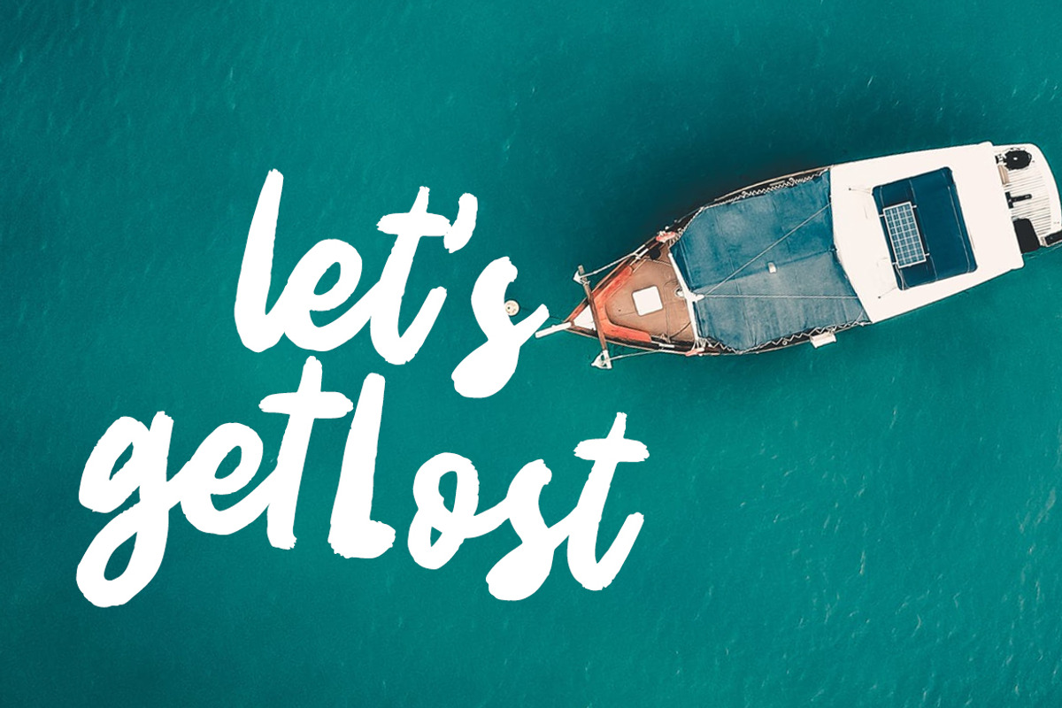 Alfissa - Brush Font, a Script Font by Weape Studio (Photo 7 of 8)