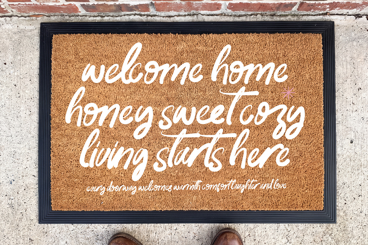 Paradise Coastal Modern Handwritten, a Handwritten Font by AmorfaType (Photo 4 of 8)