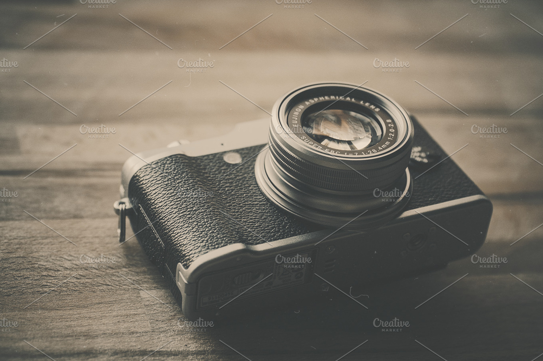 Fuji X20 01 Containing Fuji Camera And Macro