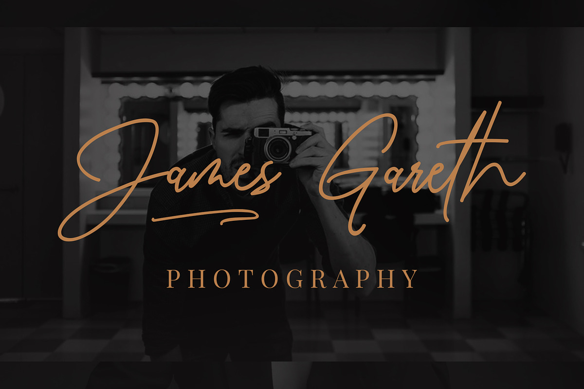Renissa Signature Font, a Script Font by Rocket Template (Photo 5 of 14)