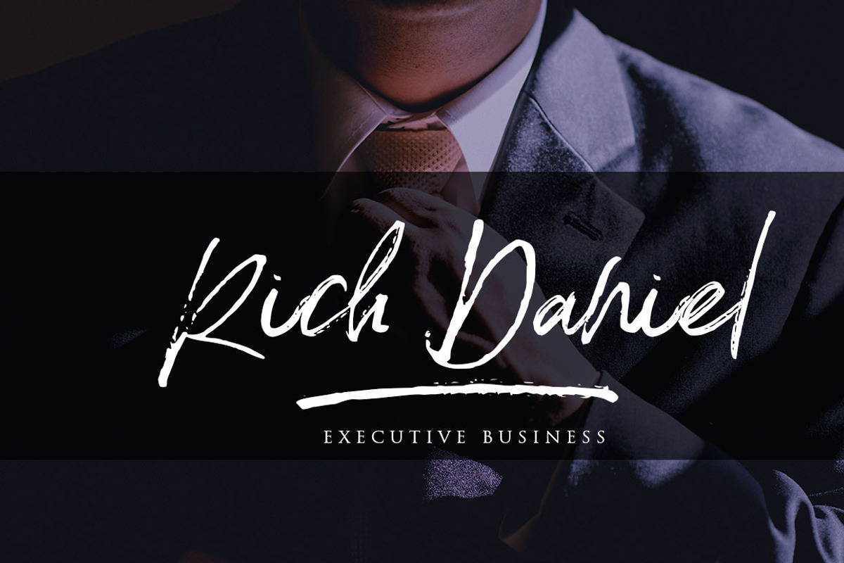 FontBlade Brush Font With Swashes preview 3