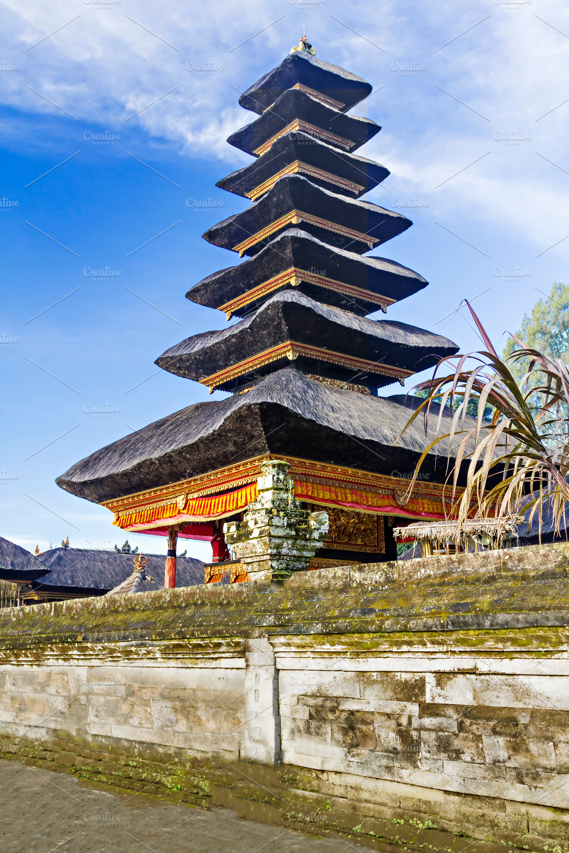 Ulun Danu temple, a Photo by saiko3p