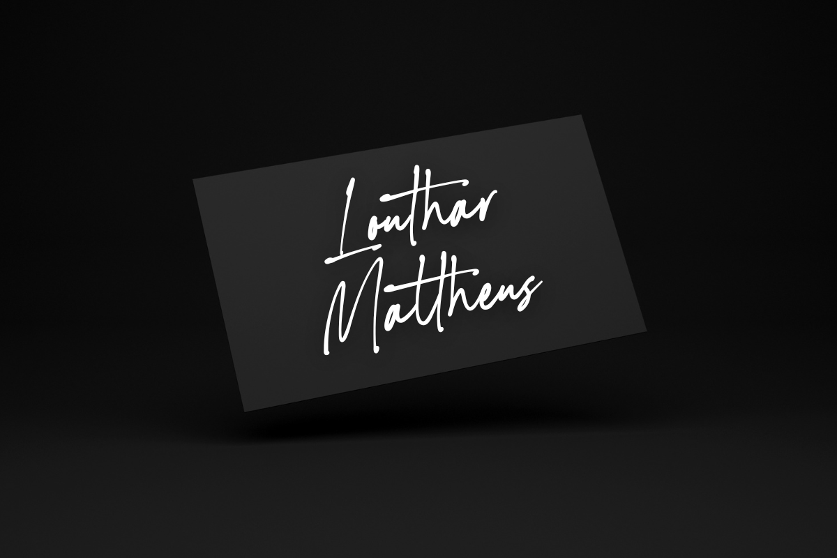 Hunthelir Souther – Signature Font, a Script Font by Fikryal Studio (Photo 4 of 14)