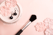 Styled Stock Photo -Marie 9, a Mockup by the studio louvain shop (Thumbnail 1 of 4)