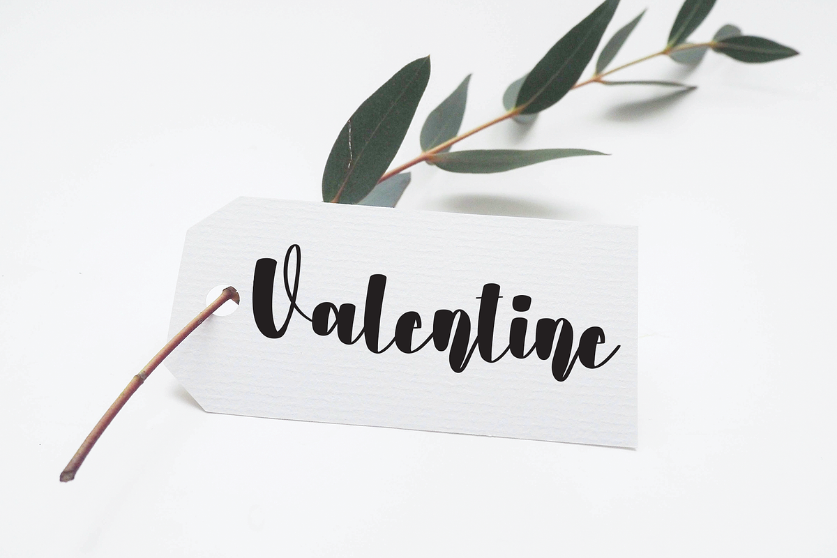 Farmhouse | Handwriten Font, a Script Font by Scratchones (Photo 3 of 8)