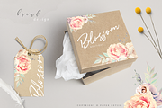 Delicate Vintage Florals, a Texture Illustration by Studio Sirona (Thumbnail 8 of 9)