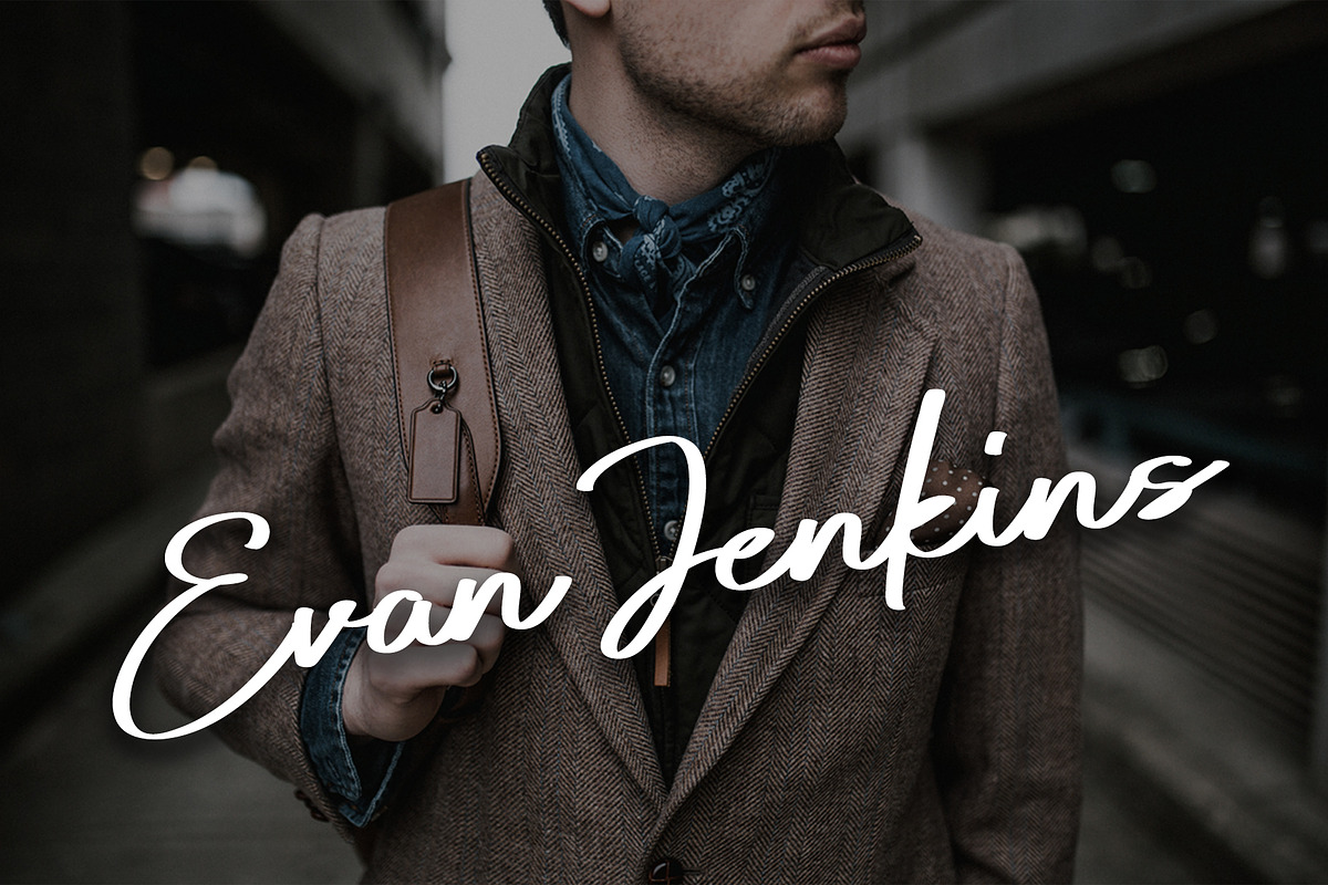 Karelly - Modern Script Typeface, a Script Font by fluffstudio (Photo 2 of 7)