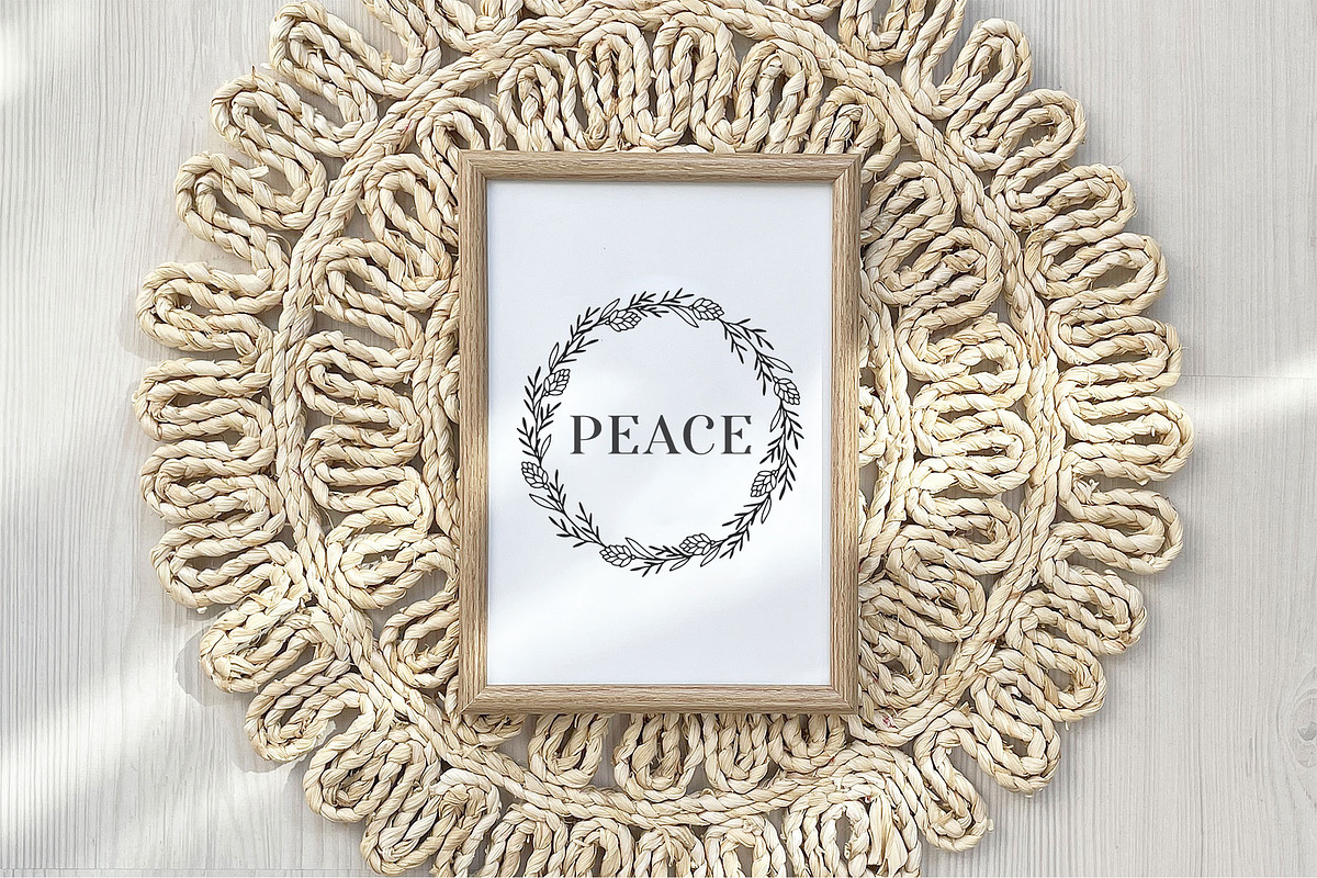 Christmas - Graphics, Wreaths, Cards, an Animal Illustration by Michèle Kae (Photo 10 of 10)