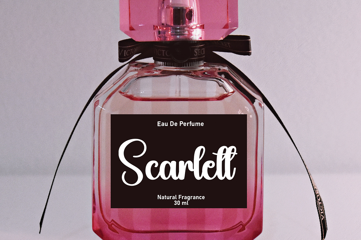 Deary | Script Font, a Handwritten Font by Scratchones (Photo 5 of 9)