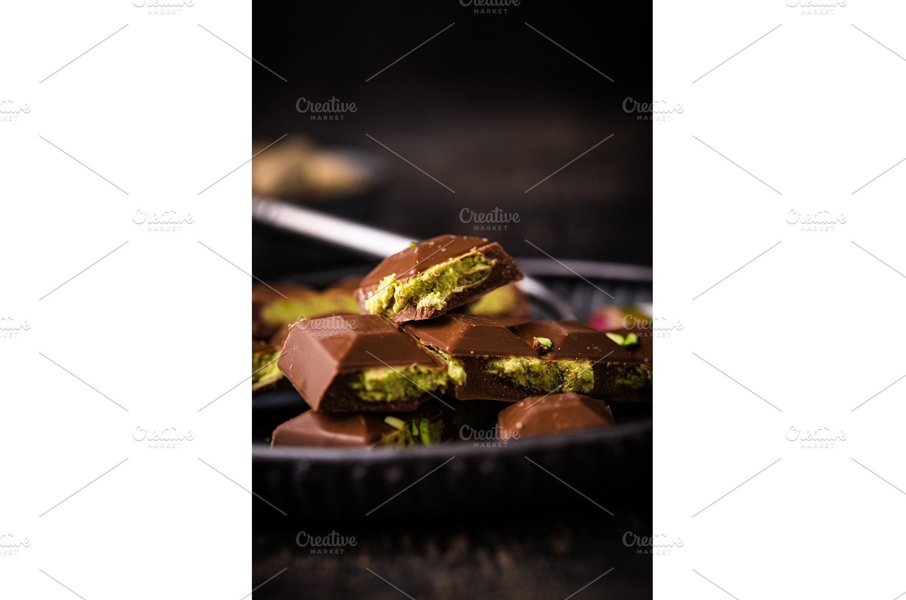 Dubai chocolate with kadayif, a Food & Drink Photo by Yulia Furman