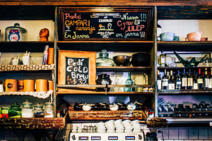 Restaurant containing restaurant, eatery, and confectionery