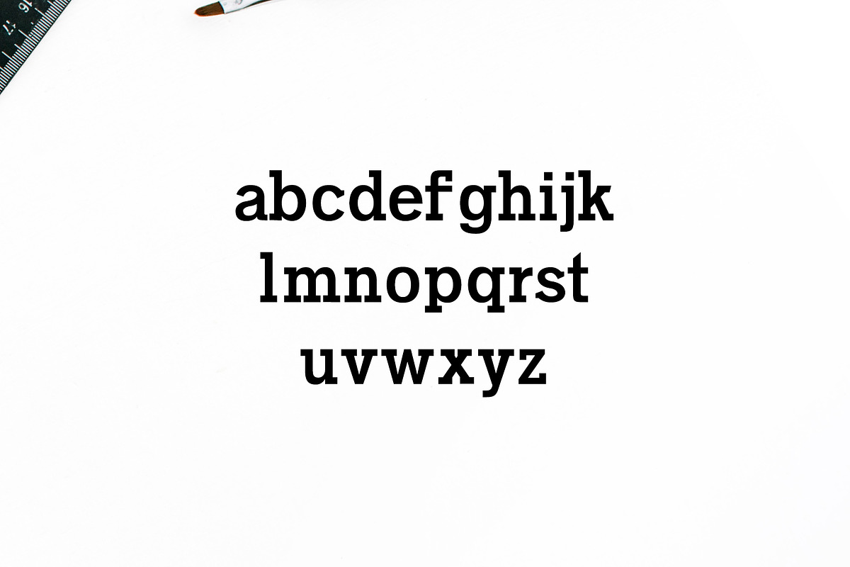 Naava A Slab Serif Font Family preview 3