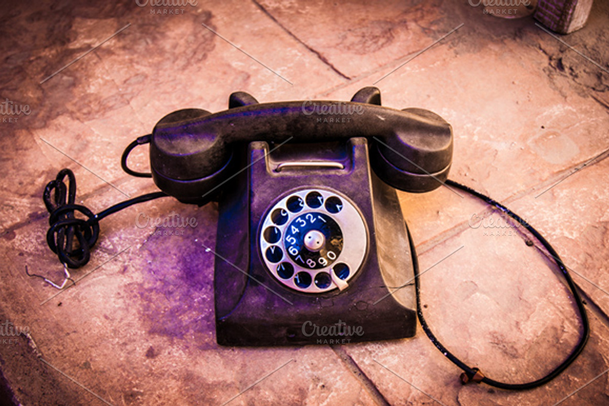 15 Retro Vintage Objects Bundle, a Technology Photo by Daria Volyanskaya (Photo 2 of 5)