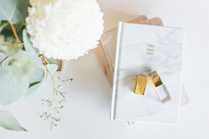 Styled desktop with usb containing styled, marble, and usb