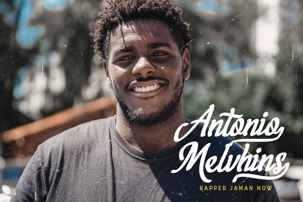 Megahunt - Brush Script Font preview 4