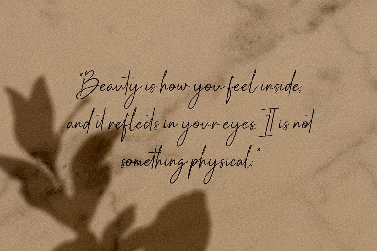 Sentania - Handwriting Font, a Script Font by Creavora (Photo 9 of 10)