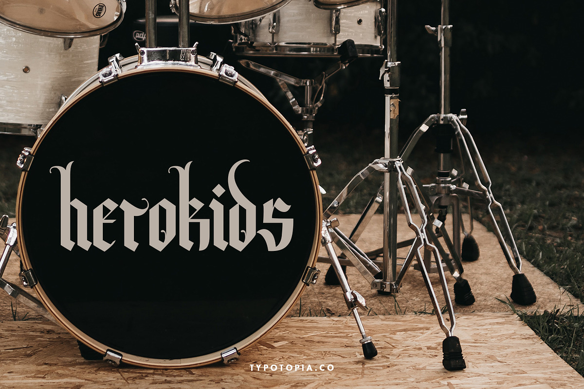 Volantis - Blackletter Fonts, a Blackletter Font by edukka (Photo 7 of 9)