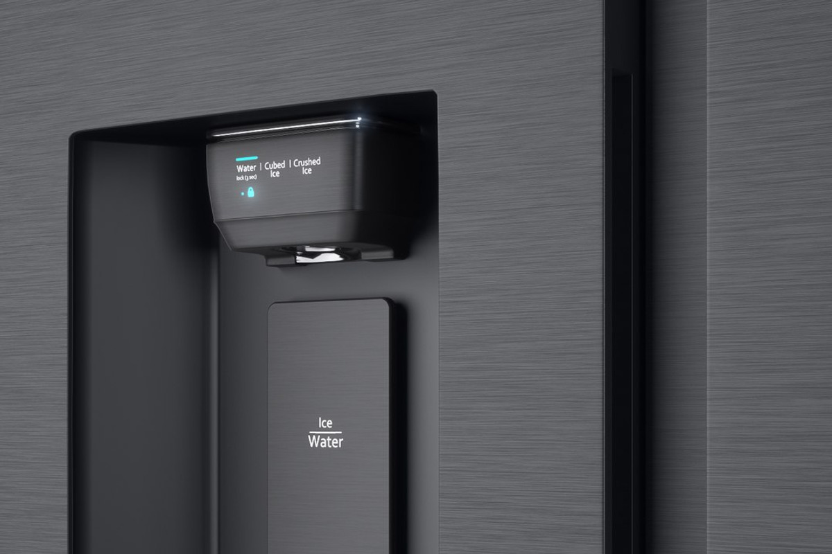 Smart refrigerator Family Hub, a Furniture 3D Model by AllSkull (Photo 3 of 7)