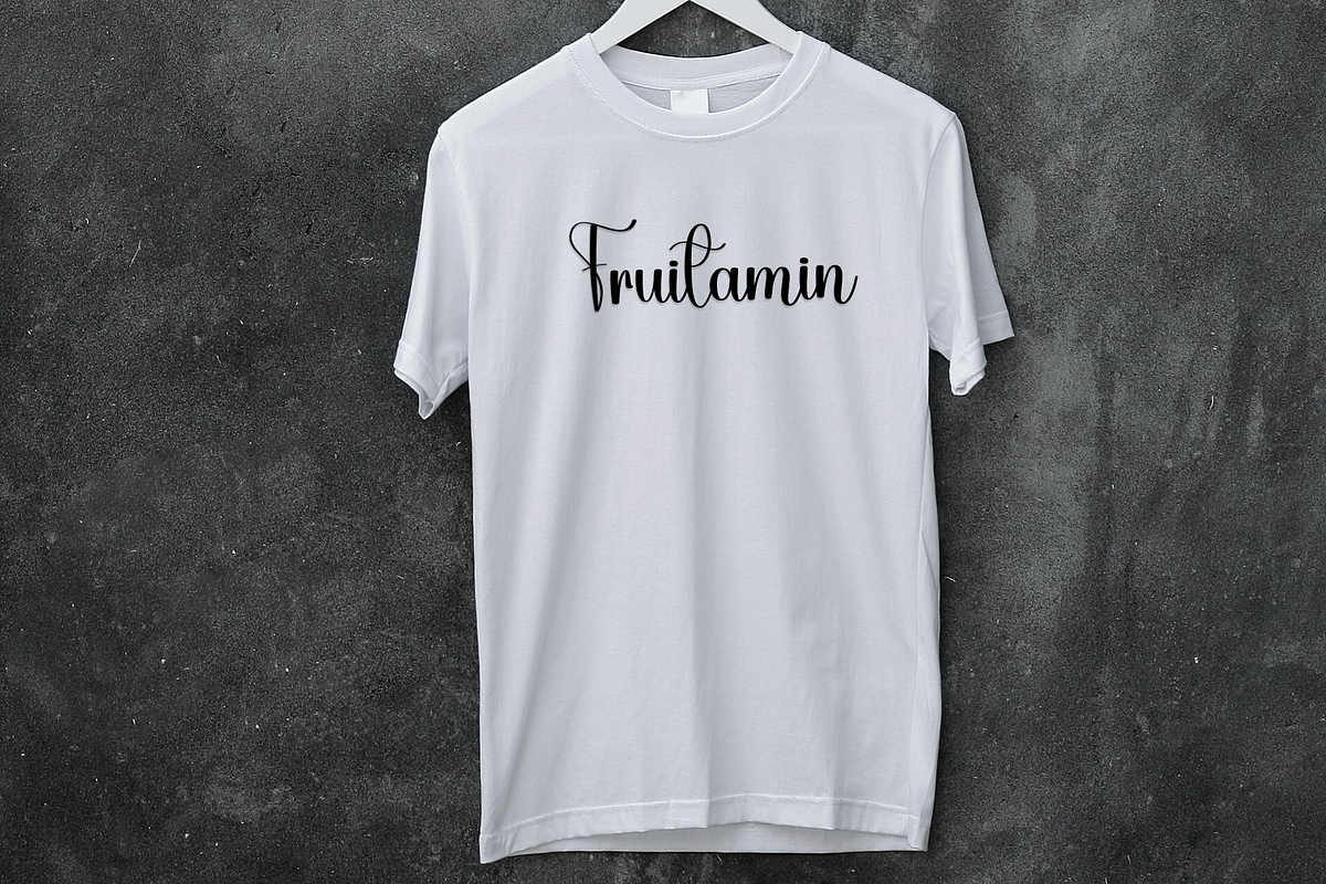 Diamond Handwriting, a Handwritten Font by FreshTypeINK (Photo 7 of 8)