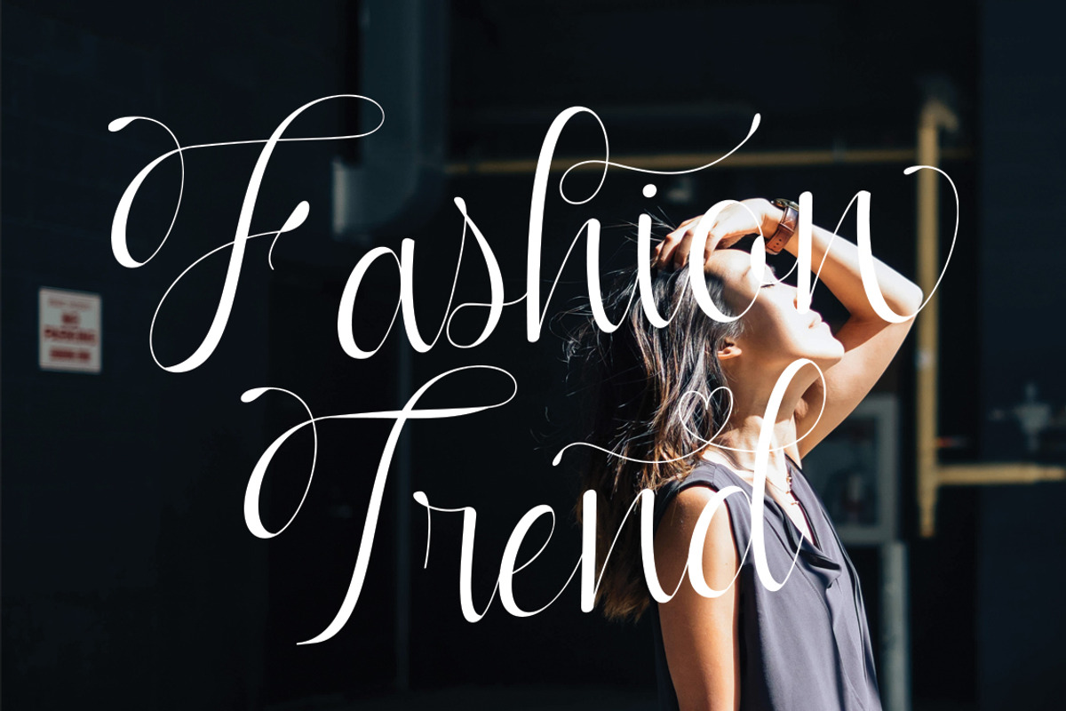Ladylove Script Typeface preview 3