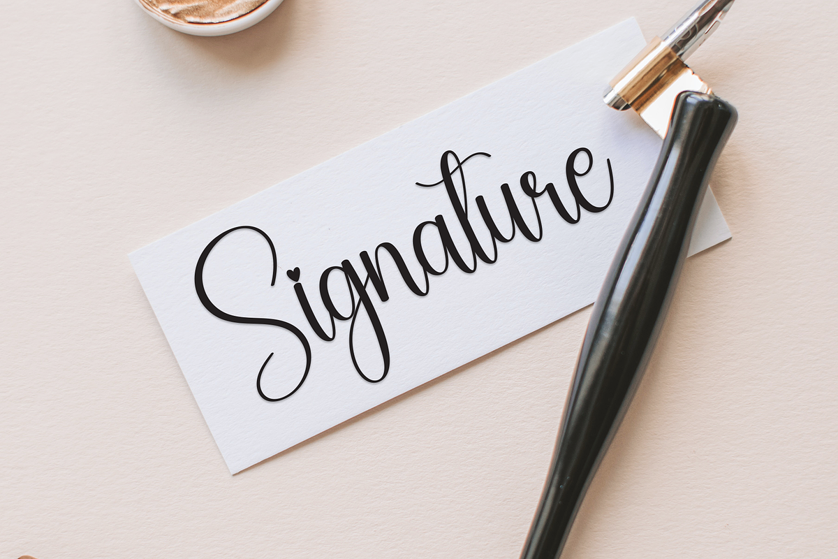 Playful | Script Font preview 3
