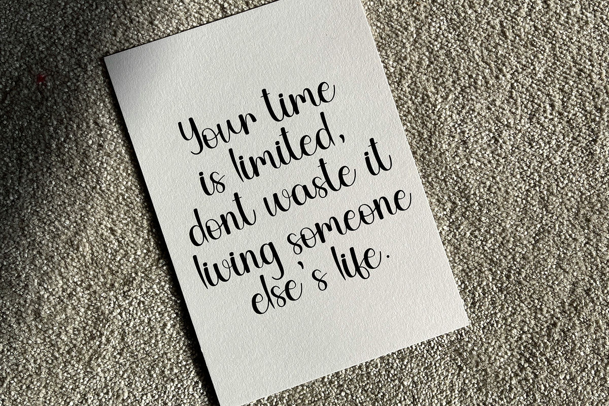 Honey, a Handwritten Font by InermediaSTUDIO (Photo 4 of 8)