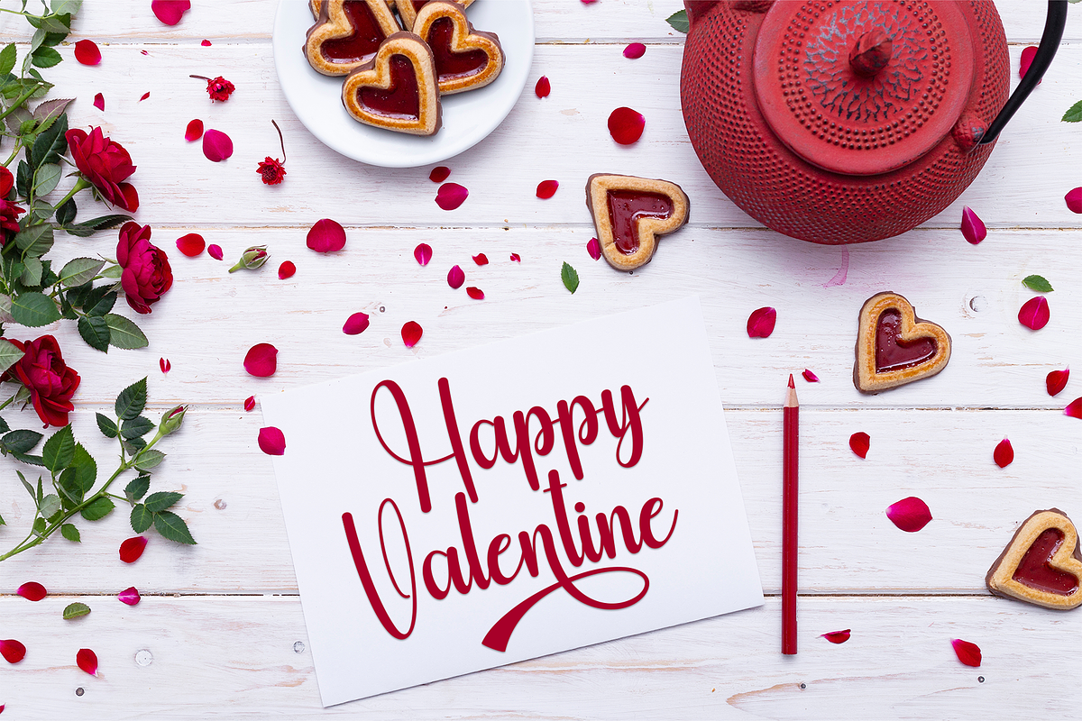 Darling | Script Font, a Handwritten Font by Scratchones (Photo 5 of 9)
