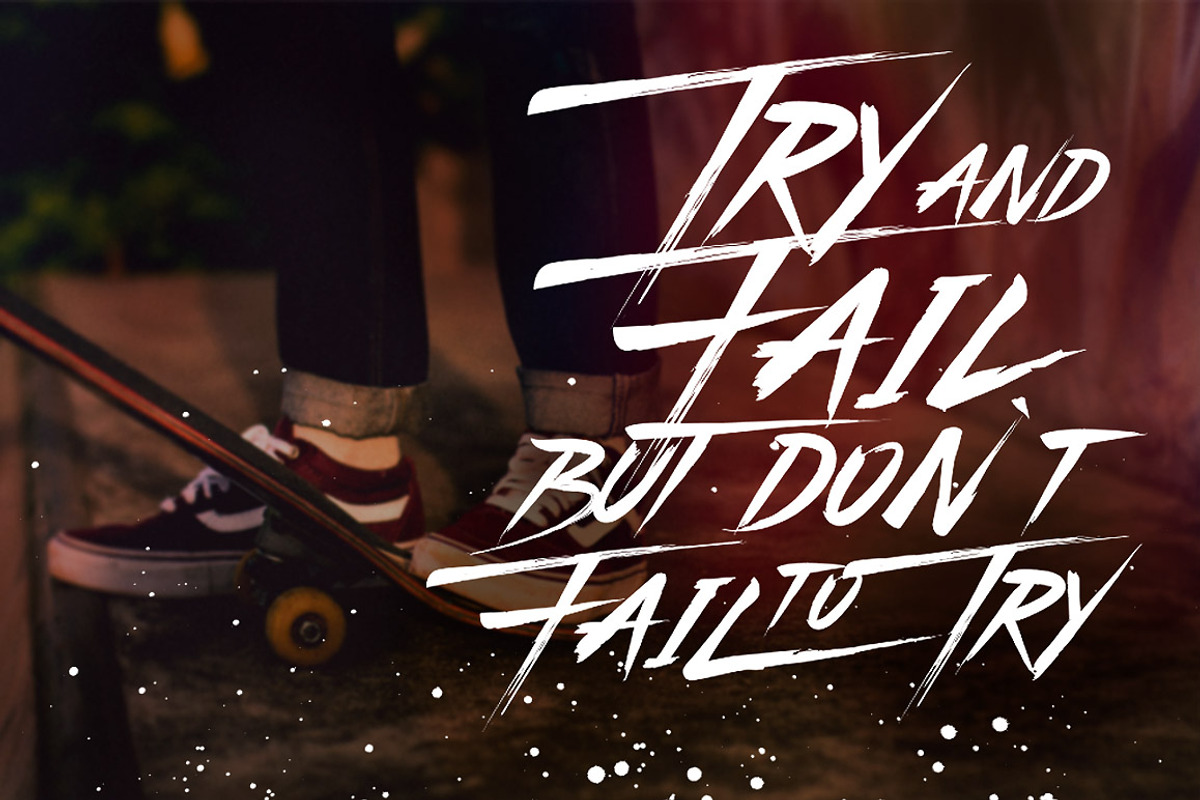 Floresh Typeface | Brush Font preview 3
