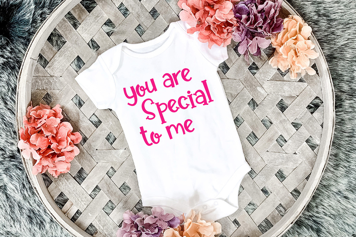 Random Niche Handlettered Font, a Serif Font by Yuby Creative (Photo 4 of 6)