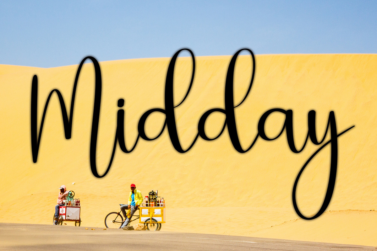 Christmas Wedding, a Handwritten Font by InermediaSTUDIO (Photo 7 of 7)