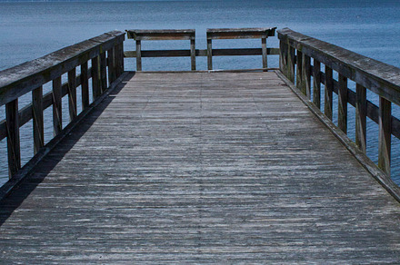 Vertical pier overlooking water
