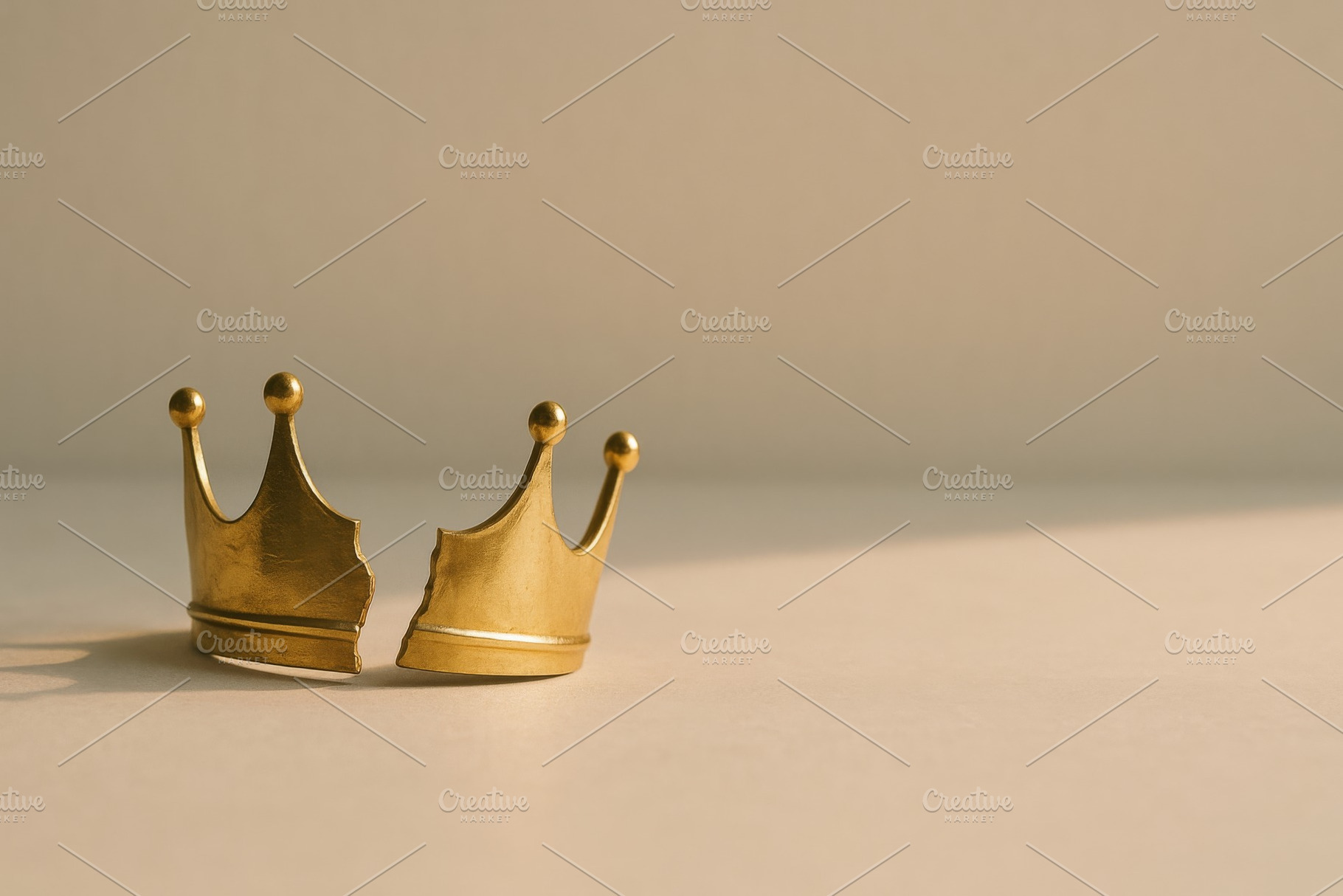 Broken crown symbolizing end of mona, a Photo by Dvoevnore photos