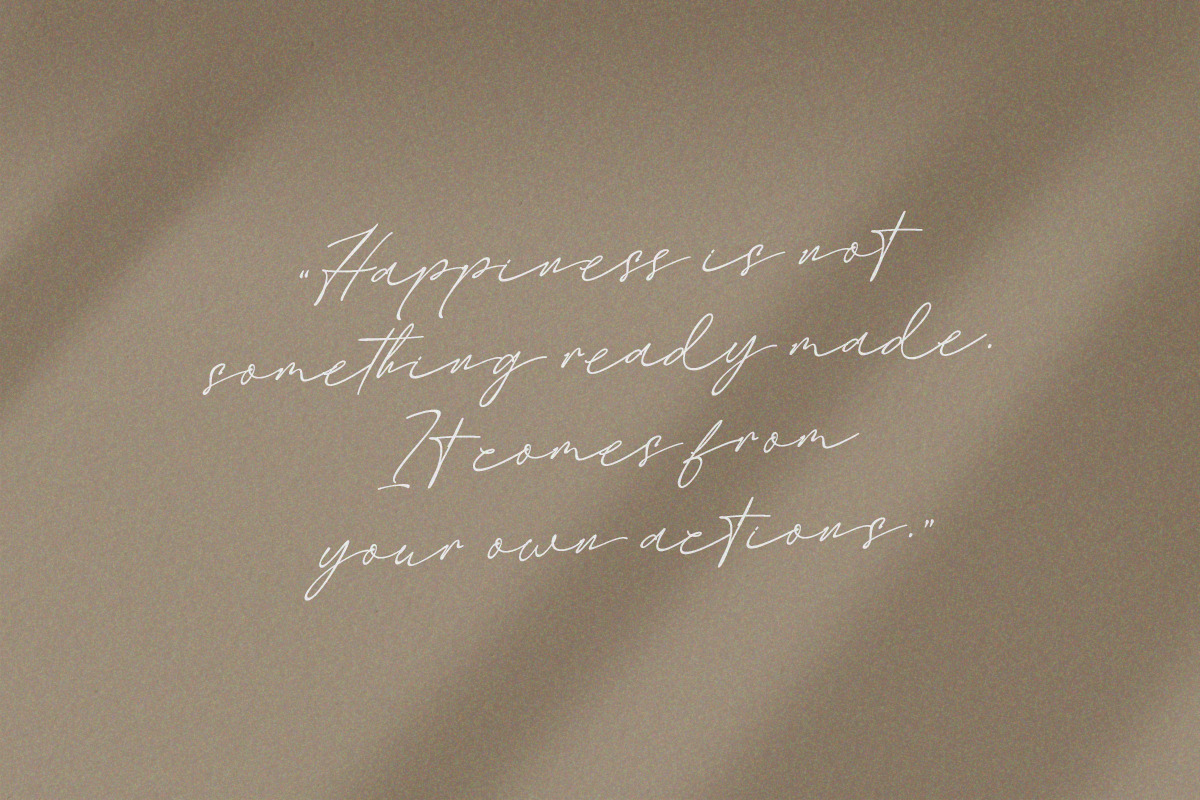 Rosaline La Couture, a Script Font by HKL Studio (Photo 11 of 20)