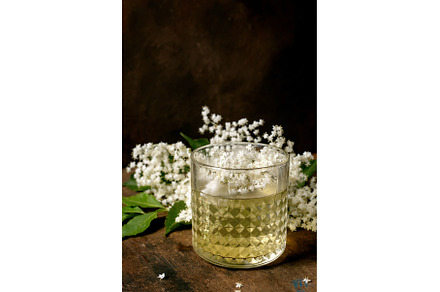 Elderflower cocktail with fresh