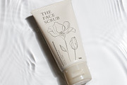 Minimalistic Line Flowers & Leaves, a Decorative Illustration by La Petite Line Art (Thumbnail 4 of 10)