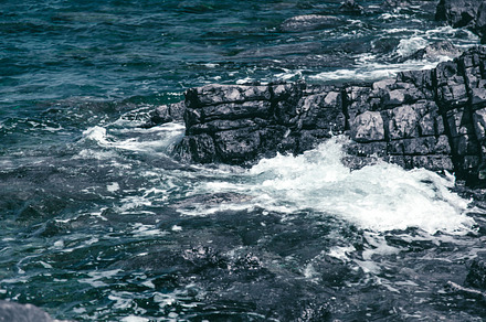 Waves hits the rocks