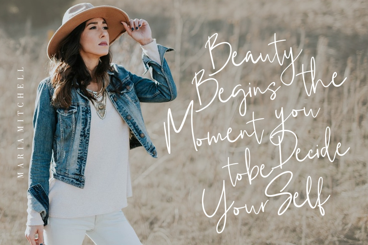 Marttiny Signature Business Font preview 6