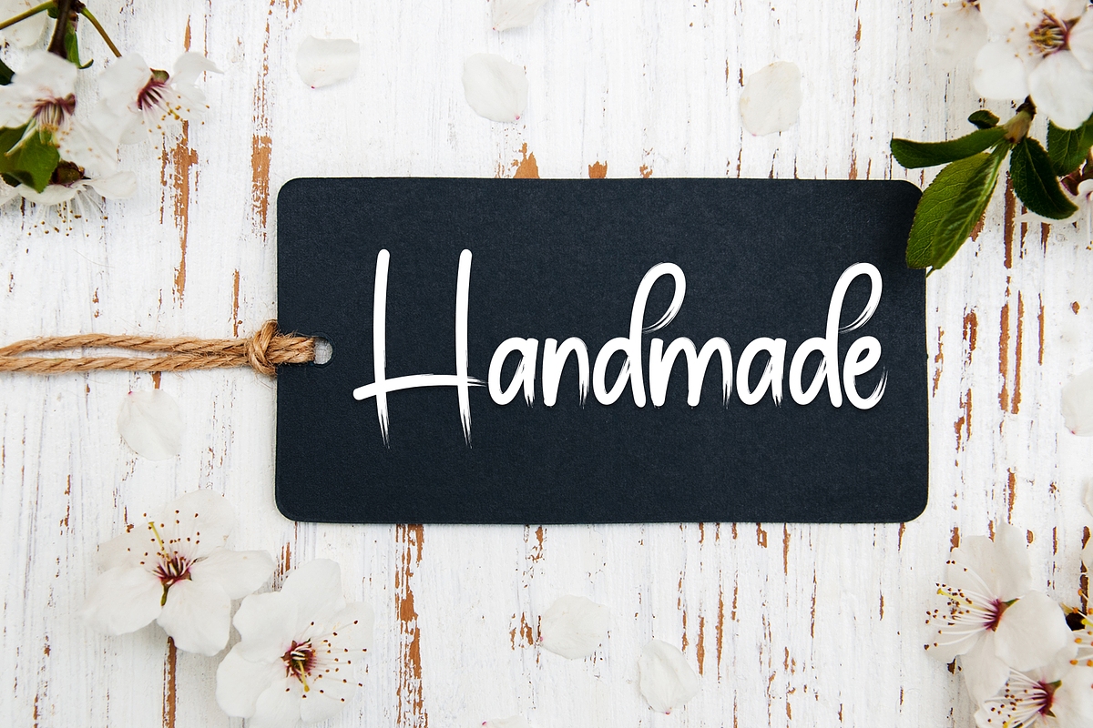 Vintage Christmas | Script Font, a Script Font by Scratchones (Photo 5 of 8)