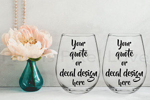 2 stemless wine glasses mockup