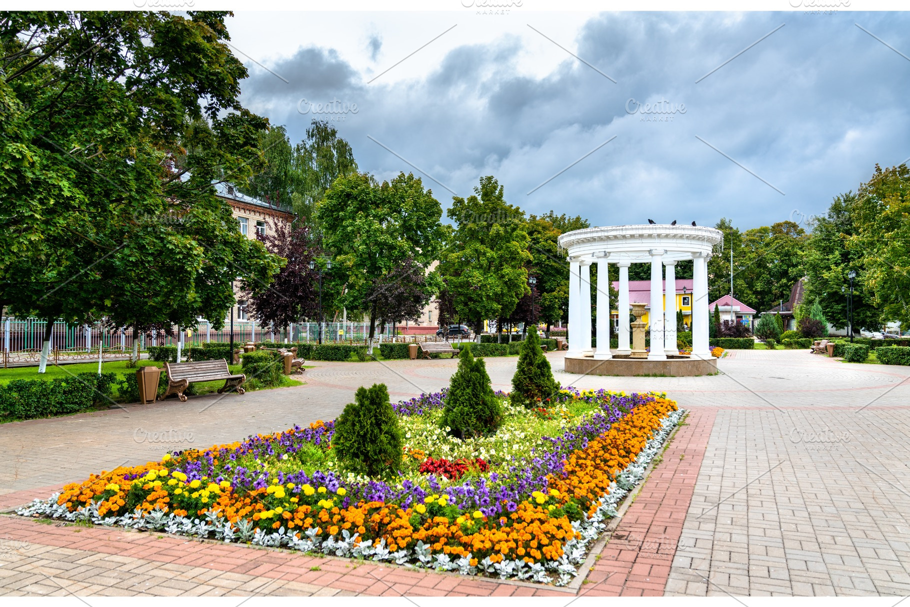 Garden in Staraya Kupavna, Russia, an Architecture Photo by Leonid Andronov