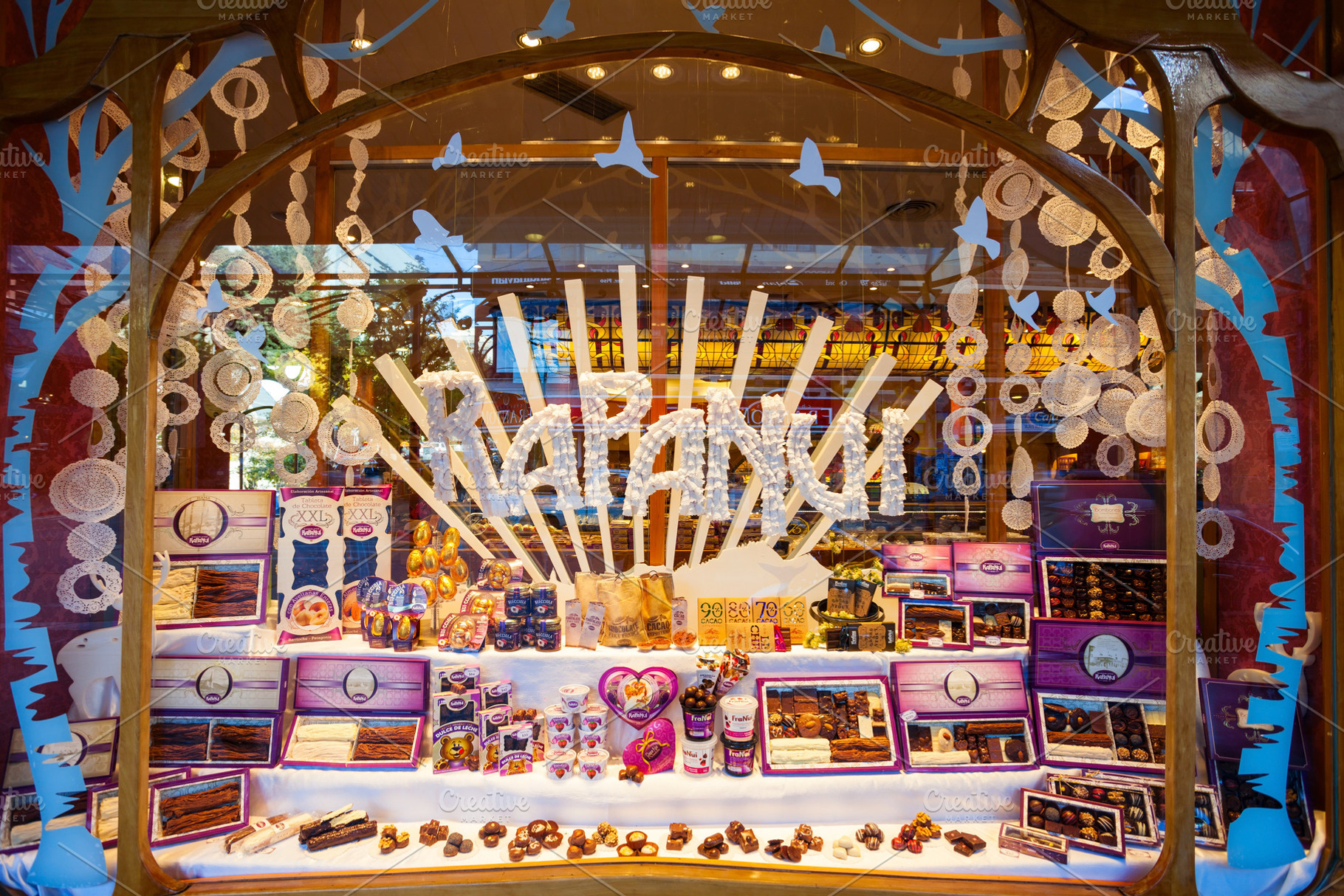 Chocolate store showcase, Bariloche, a Photo by saiko3p