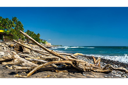 El Tunco Beach in El Salvador, a Nature Photo by Leonid Andronov