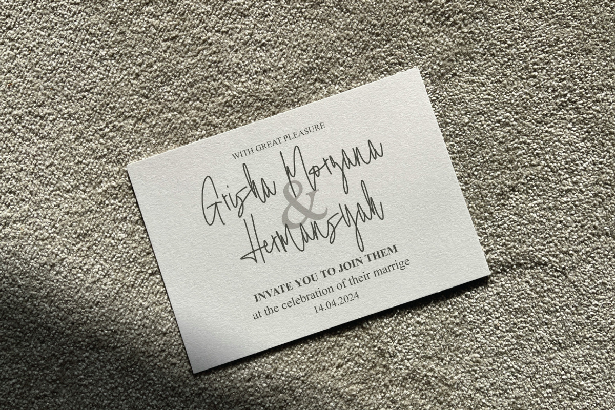 Almantra - Casual Signature, a Handwritten Font by tebaltipislab (Photo 7 of 10)