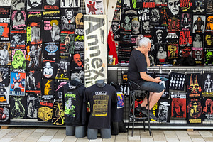 Tshirt market stand and seller